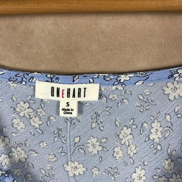 One Hart Blue Floral V-neck Camisole Tank Top NWT SMALL - Picture 2 of 6